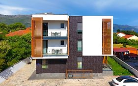 Cameleon Orebic- Beachfront Apartments